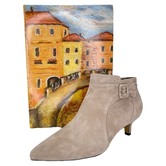 Bella Vita Bindi Cream Suede Womens Ankle Boots Size 9.5M - Picture 13 of 13